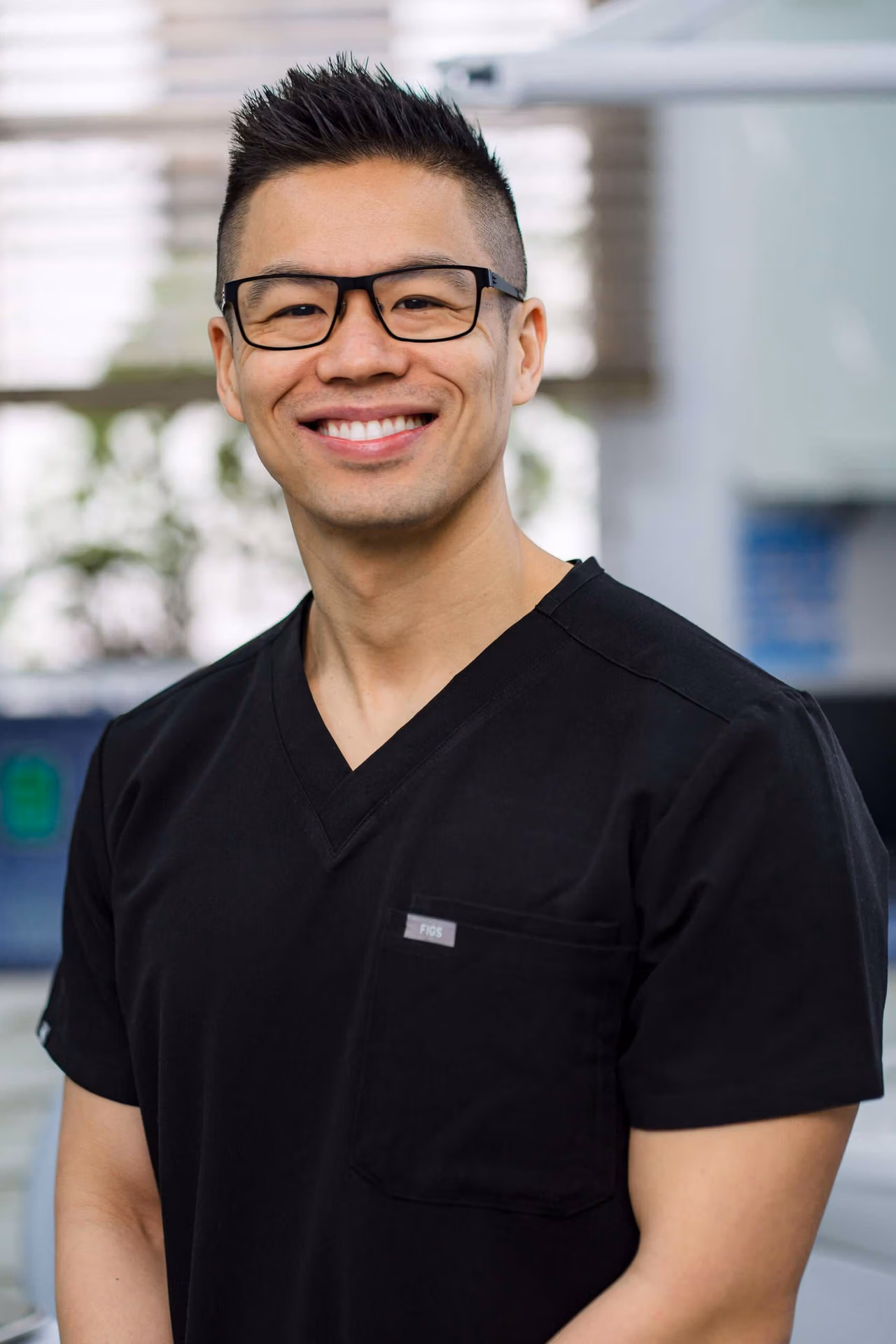 Dr. Chirs Yong